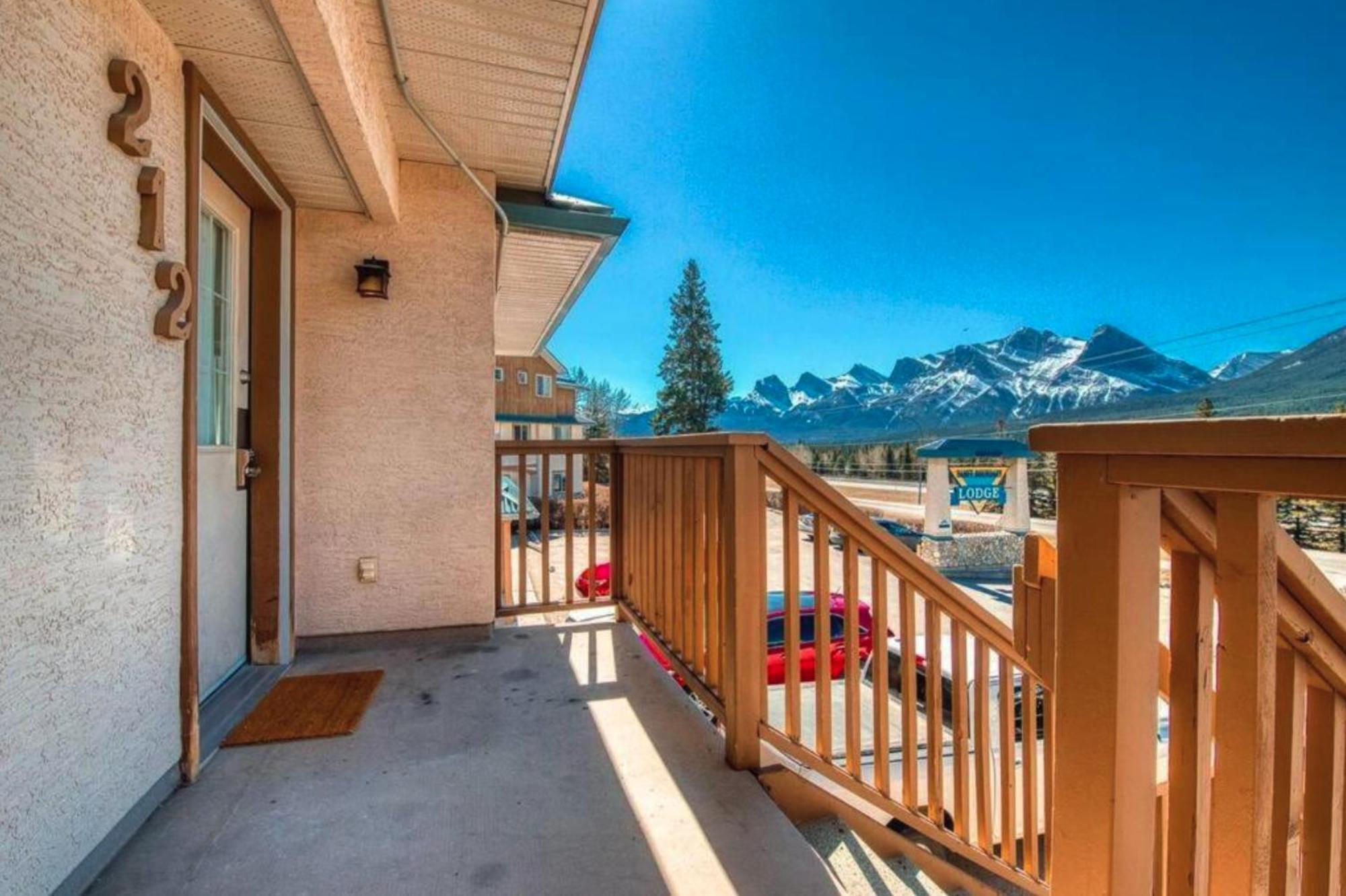 캔모어 B212 Hot Tub, Ac X3, Parking, 2 Min To Banff Gate 아파트 외부 사진