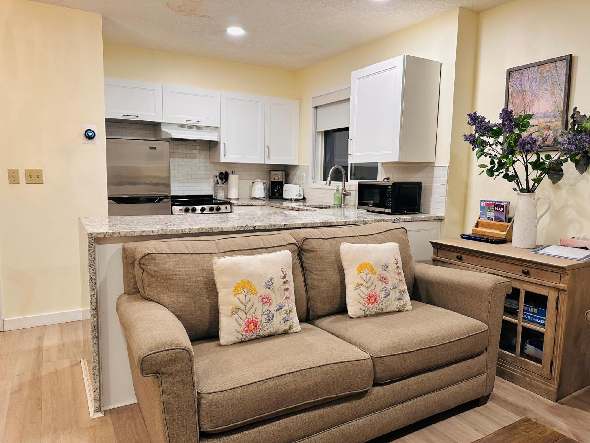 캔모어 B212 Hot Tub, Ac X3, Parking, 2 Min To Banff Gate 아파트 외부 사진